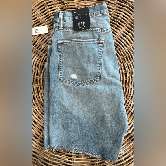 *NWT* GAP Mid Rise 9” Short | SIZE: 12(32) - Picture 7 of 11